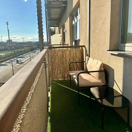 Apartment Ceskomoravska - O2 Arena Praga Exterior foto